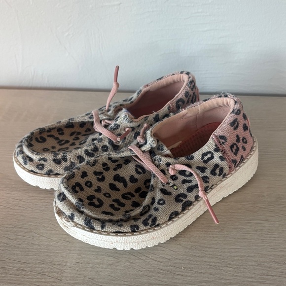 Leopard Print Hey Dude - Picture 1 of 1